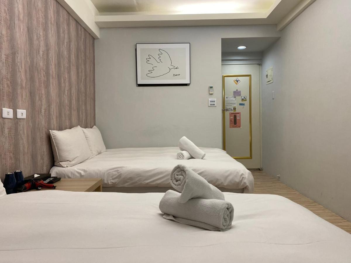 Fengjia Sleep Hotel Taichung Buitenkant foto